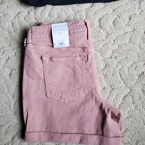 BNWT Free Assembly Denim rolled short | 6 - Picture 5 of 5